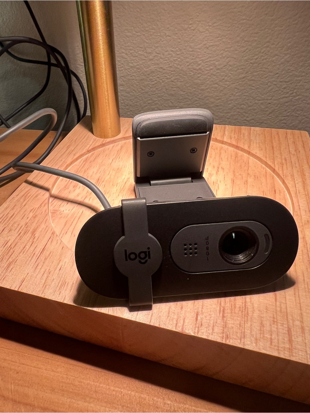 Logitech Brio 101 Full HD 1080p Webcam for Meetings, Streaming, etc